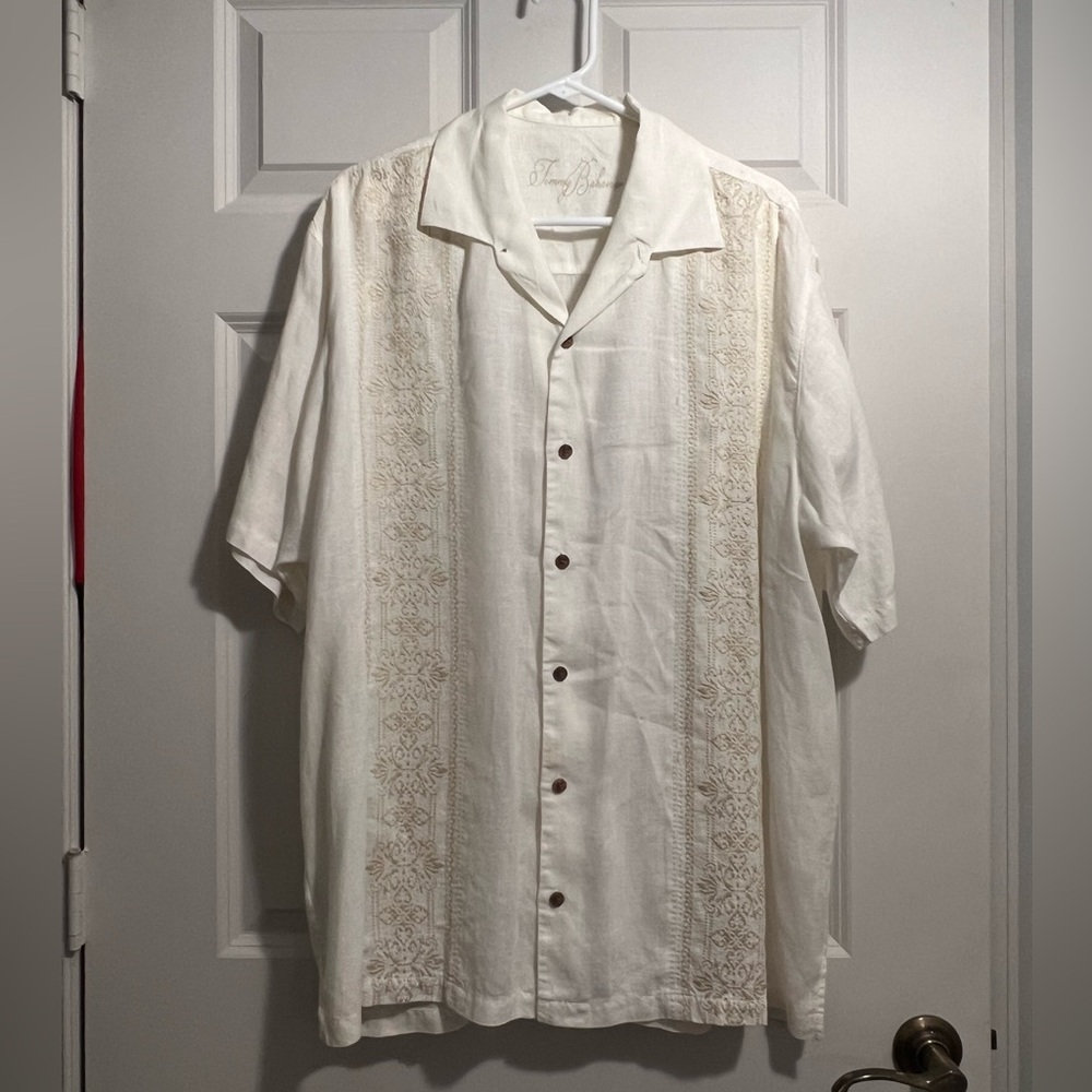 TOMMY BAHAMA 100% LINEN MENS BUTTON DOWN SHIRT WITH EMBROIDERED EMBELLISHMENT